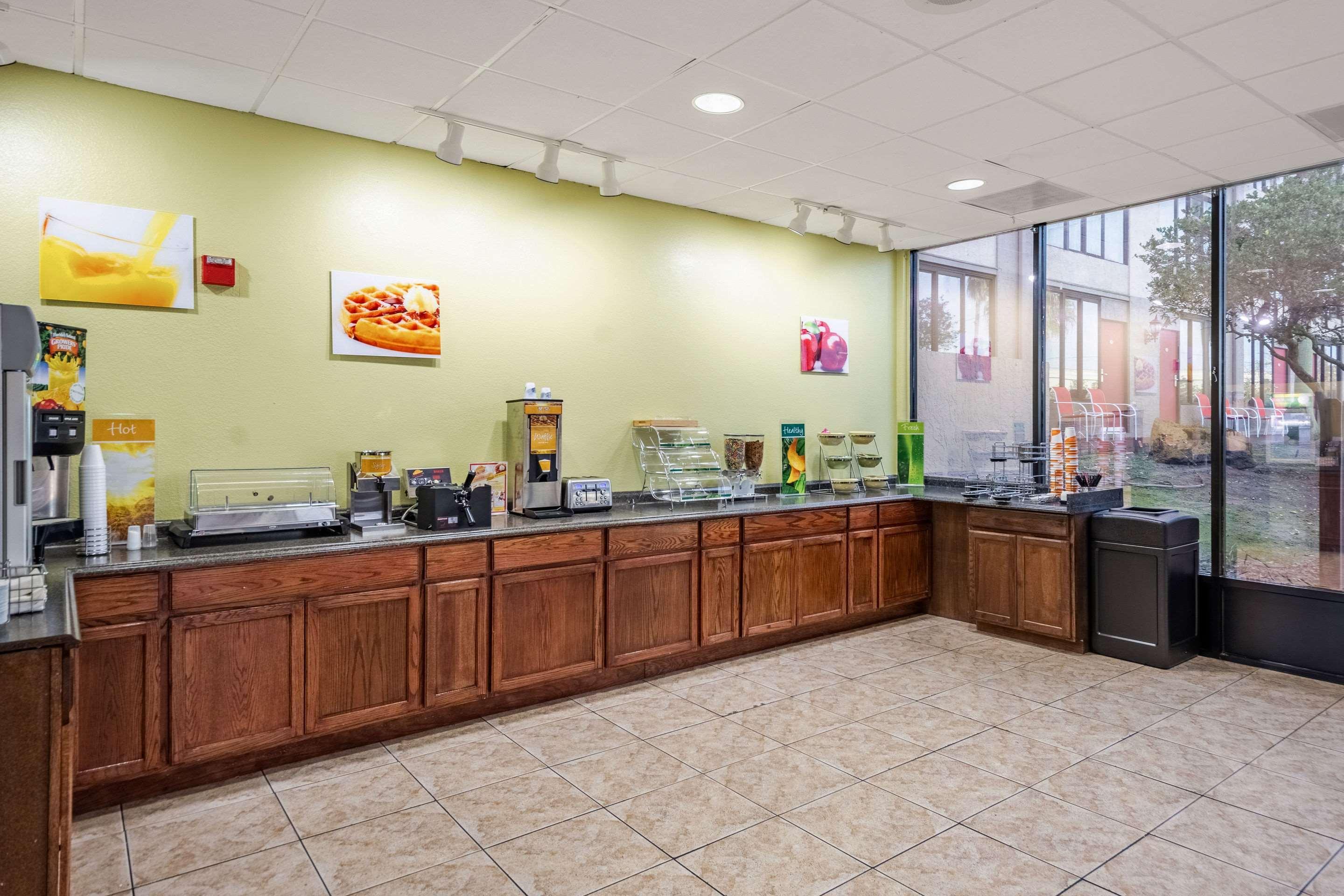 Lakeland Hotel Екстериор снимка